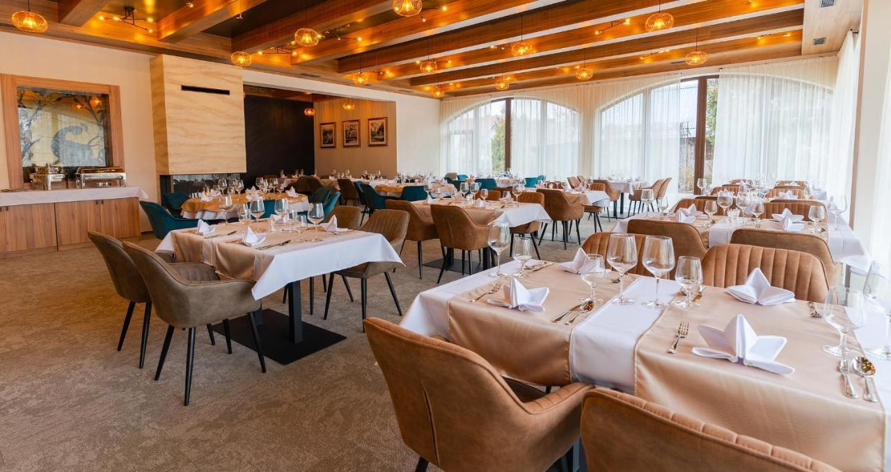 Hotel Demaenova **** Ліптовський Мікулаш Екстер'єр фото