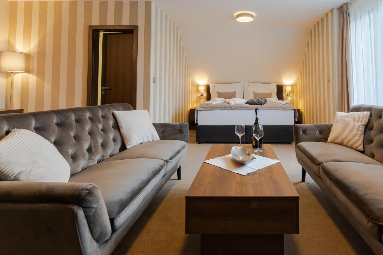 Hotel Demaenova **** Ліптовський Мікулаш Екстер'єр фото