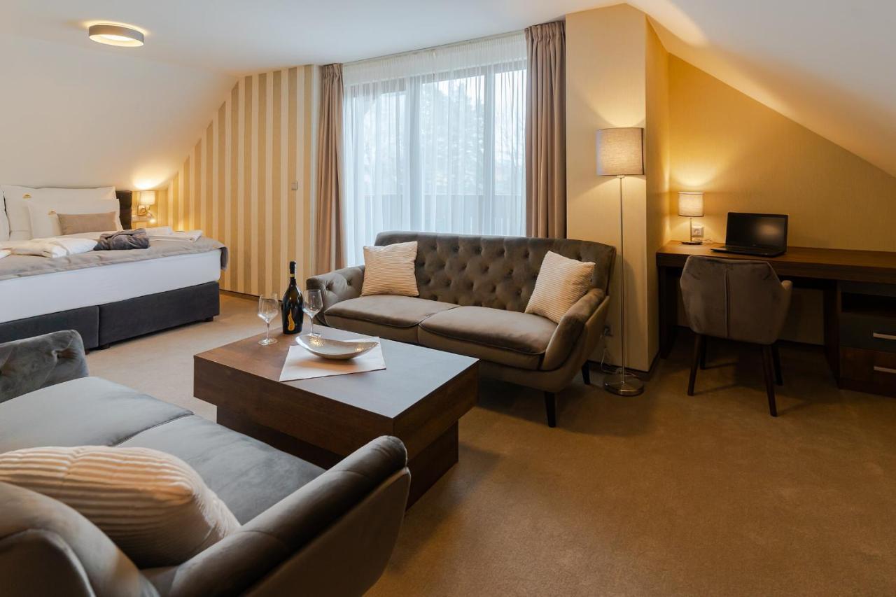 Hotel Demaenova **** Ліптовський Мікулаш Екстер'єр фото