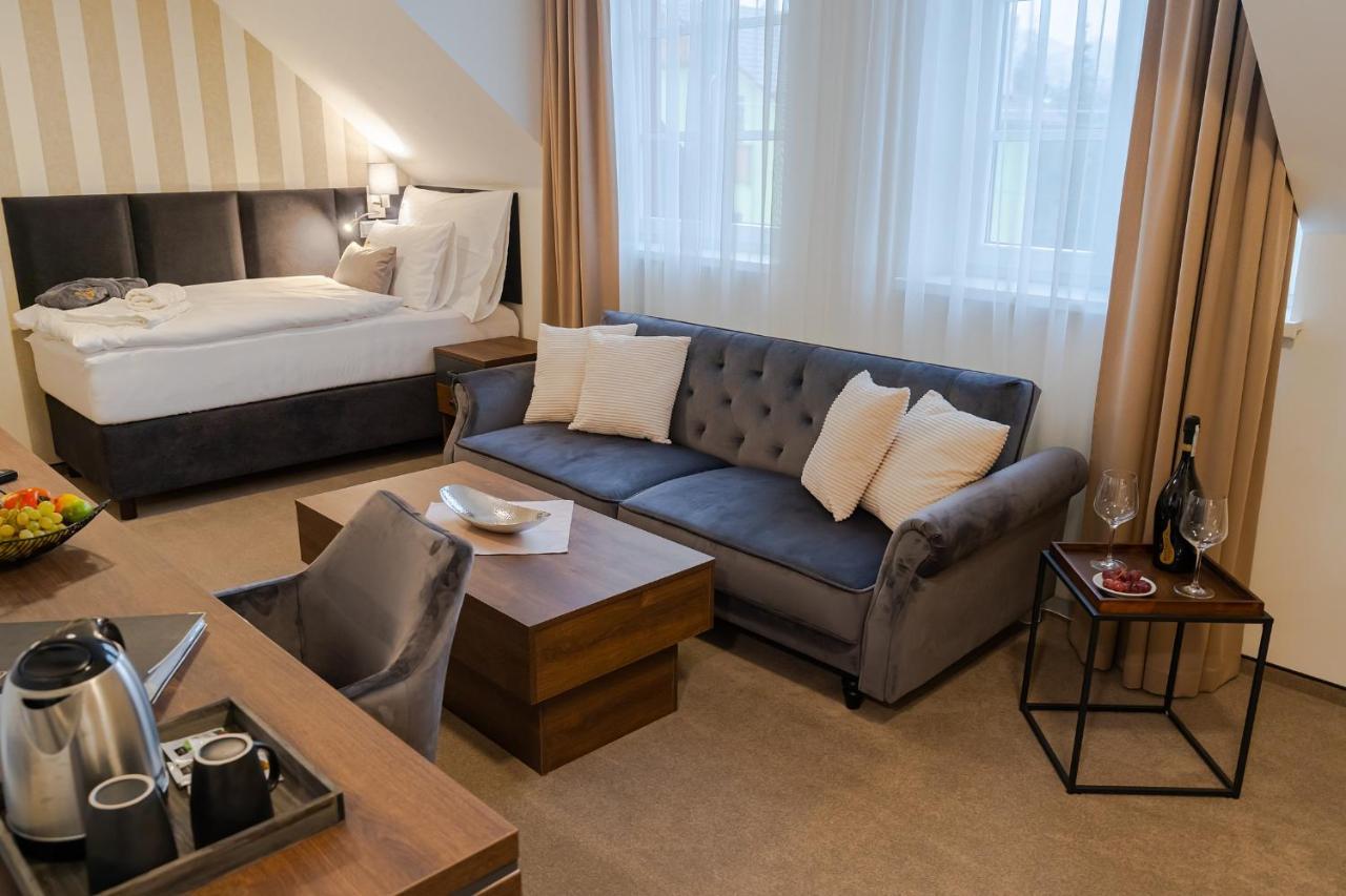 Hotel Demaenova **** Ліптовський Мікулаш Екстер'єр фото