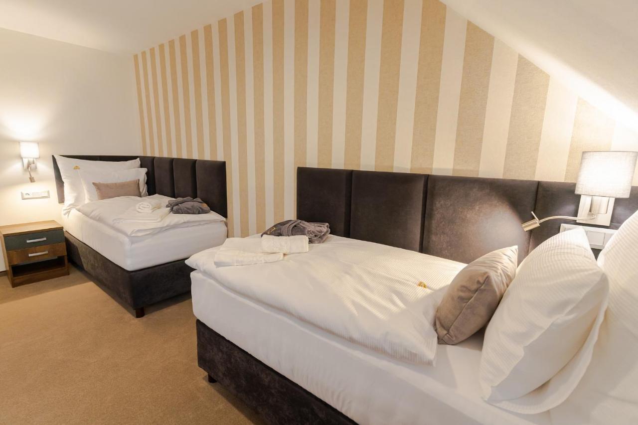 Hotel Demaenova **** Ліптовський Мікулаш Екстер'єр фото