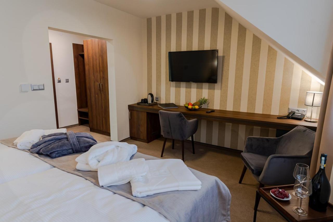 Hotel Demaenova **** Ліптовський Мікулаш Екстер'єр фото