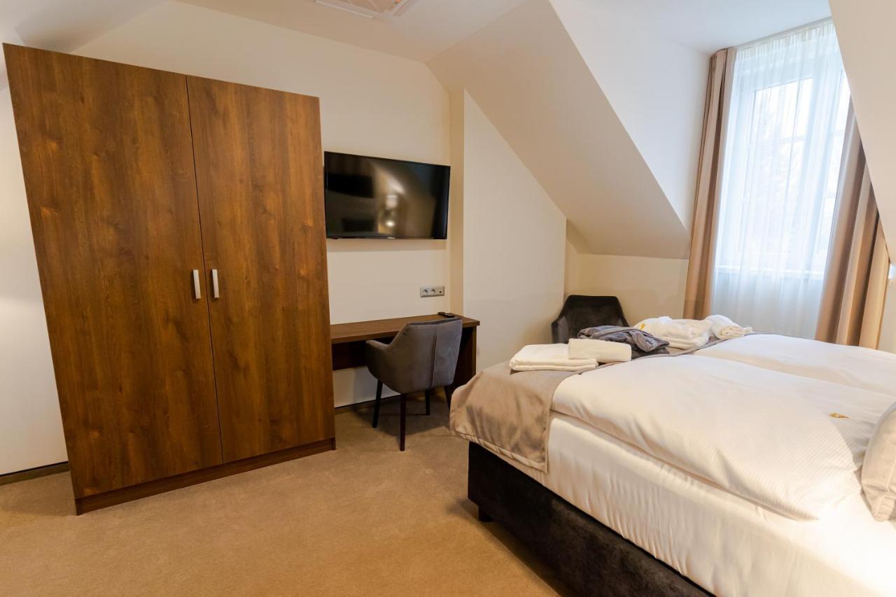 Hotel Demaenova **** Ліптовський Мікулаш Екстер'єр фото