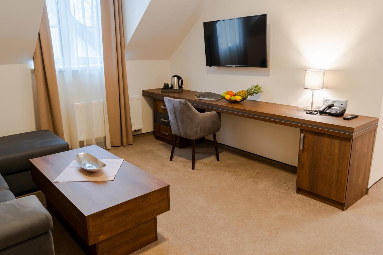 Hotel Demaenova **** Ліптовський Мікулаш Екстер'єр фото